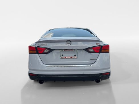Used 2023 Nissan Altima 2.0 SR FWD image 4