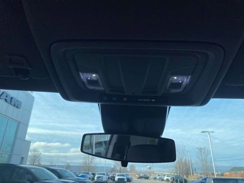 Used 2022 Chevrolet Silverado 1500 LT image 15