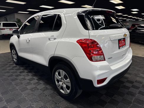 Used 2019 Chevrolet Trax LS w/ LPO, Cargo Package image 9