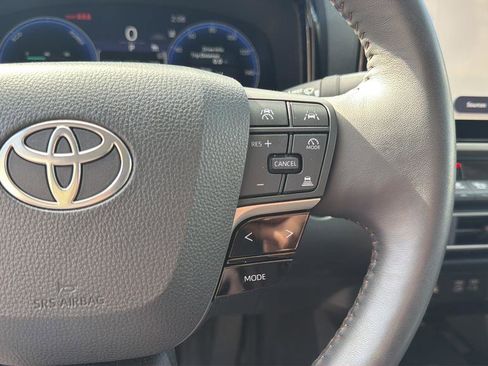 Used 2025 Toyota Camry XLE image 22