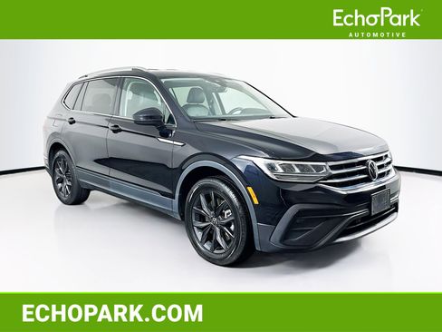 Used 2024 Volkswagen Tiguan SE image 1