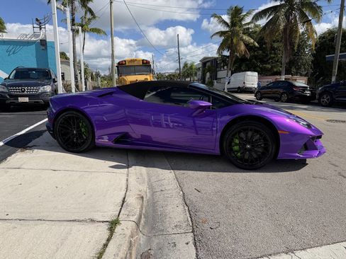 Used 2020 Lamborghini Huracan EVO image 4