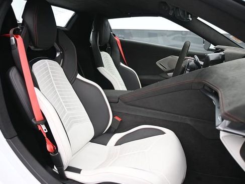 Used 2023 Chevrolet Corvette Stingray Premium Conv w/ Z51 Performance Package RWD image 13