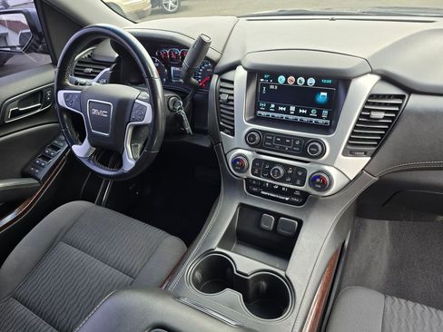 Used 2020 GMC Yukon SLE w/ Convenience Package image 11