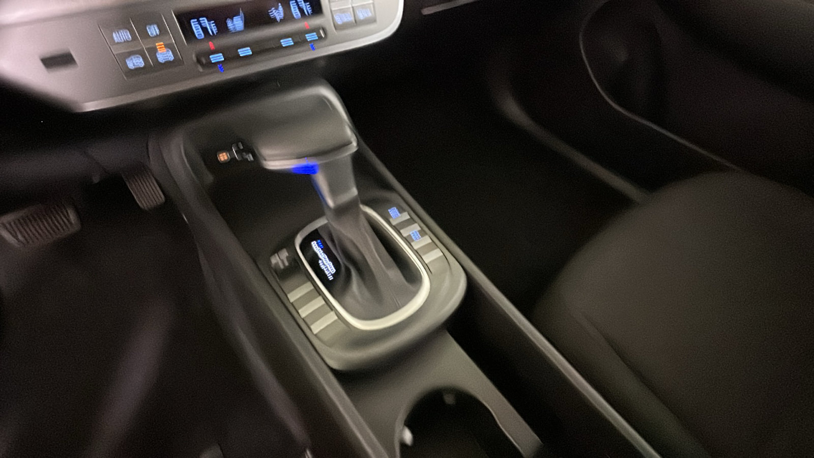 Used 2024 Hyundai Kona SEL FWD image 26