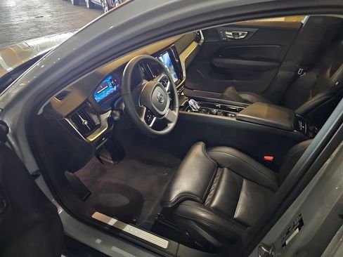 Certified 2025 Volvo V60 B5 Cross Country Ultra AWD/4WD image 16