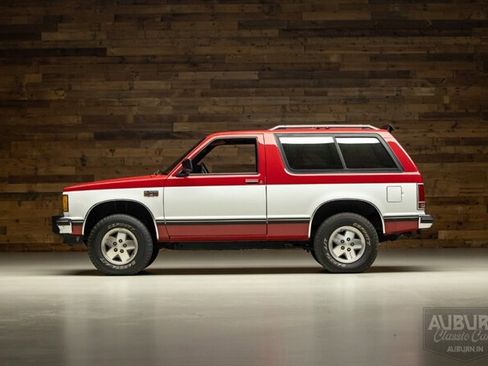 Used 1986 Chevrolet S10 Pickup 4WD image 2