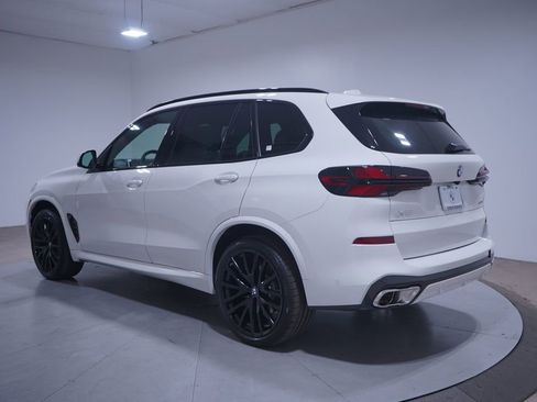 Used 2026 BMW X5 sDrive40i w/ M Sport Package RWD image 3