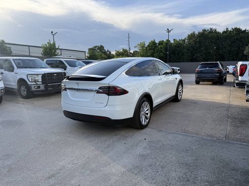 Used 2019 Tesla Model X 75D AWD/4WD image 5