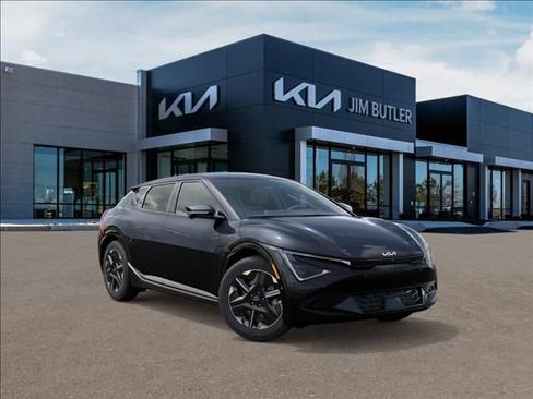 New 2026 Kia EV6 Wind RWD image 8