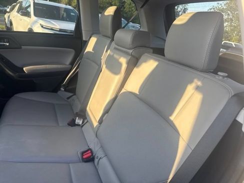 Used 2015 Subaru Forester 2.5i Limited AWD/4WD image 9