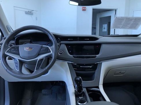 Used 2020 Cadillac XT5 Premium Luxury w/ LPO, Floor Liner Package AWD/4WD image 19