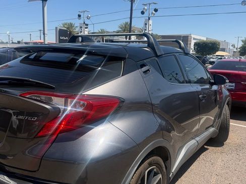 Used 2021 Toyota C-HR Limited FWD image 4