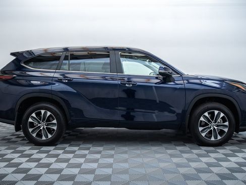 Used 2026 Toyota Highlander XLE AWD/4WD image 4