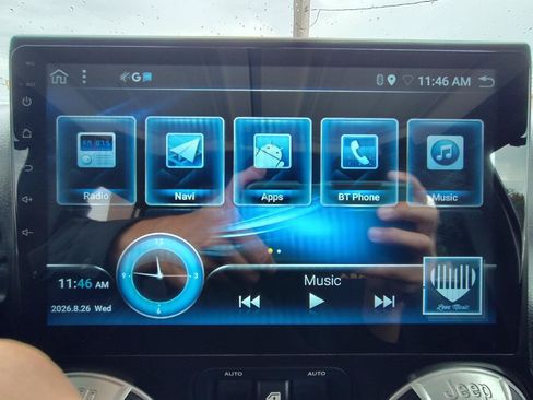 Used 2014 Jeep Wrangler Unlimited Sahara w/ Max Tow Package AWD/4WD image 20