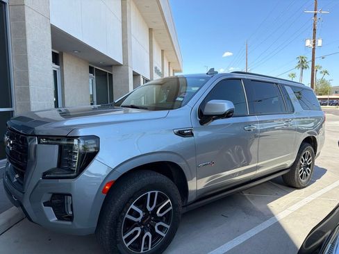 Used 2024 GMC Yukon XL AT4 w/ AT4 Premium Package AWD/4WD image 3