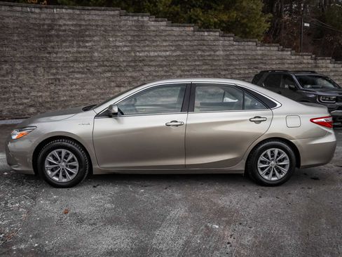 Used 2015 Toyota Camry LE image 10