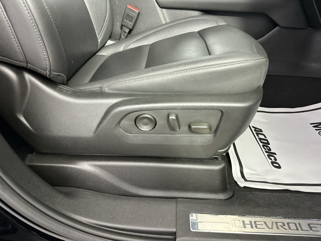 Used 2025 Chevrolet Tahoe LT AWD/4WD image 24