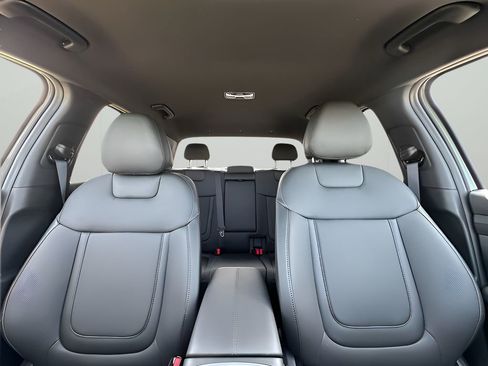 Used 2025 Hyundai Santa Cruz SEL image 9