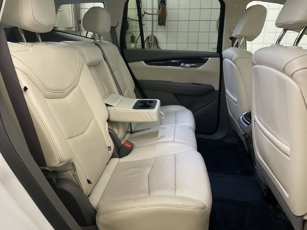 Used 2020 Cadillac XT6 Premium Luxury AWD/4WD image 21