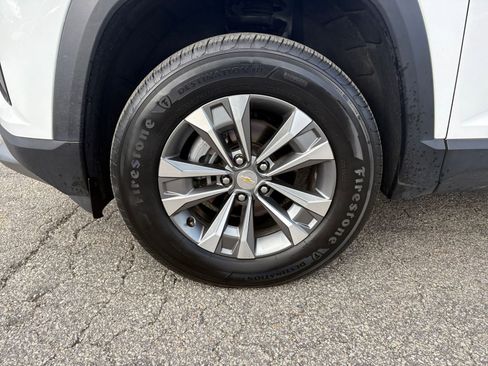 Used 2025 Chevrolet Equinox LT FWD image 30