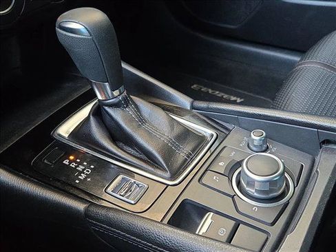 Used 2017 MAZDA MAZDA3 Sport w/ Preferred Equipment Package FWD image 11