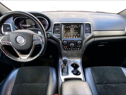 Used 2017 Jeep Grand Cherokee Altitude AWD/4WD image 10