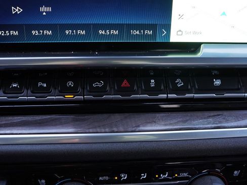 Certified 2023 Chevrolet Silverado 1500 LTZ w/ Z71 Off-Road Package image 26