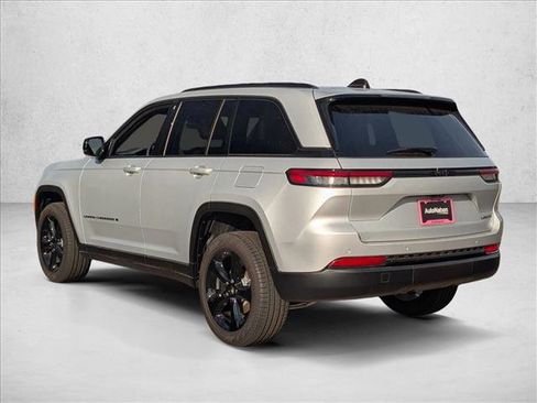 New 2025 Jeep Grand Cherokee Limited w/ Black Appearance Package image 9