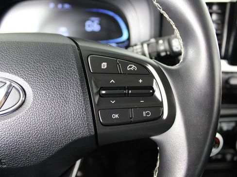 Certified 2024 Hyundai Venue Limited FWD image 26