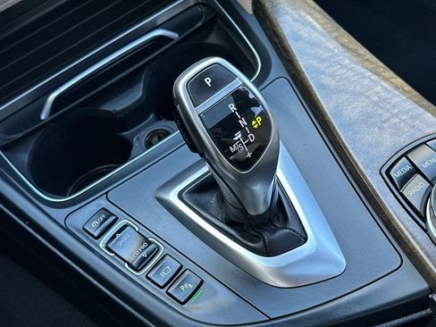 Used 2016 BMW 328i Sedan w/ Technology Package image 23