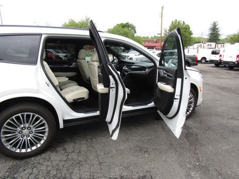 Used 2020 Cadillac XT6 Sport AWD/4WD image 28