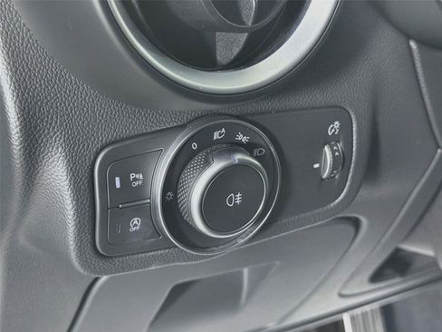 Used 2019 Alfa Romeo Stelvio Ti Sport w/ Quick Order Package 22S Sport AWD/4WD image 10