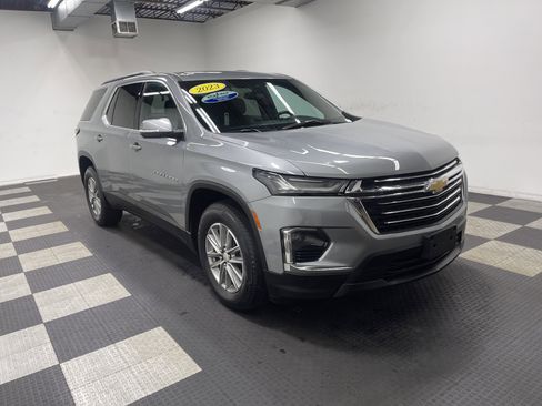 Used 2023 Chevrolet Traverse LT image 6