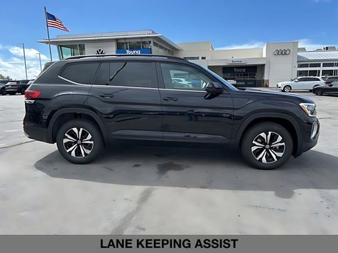 New 2026 Volkswagen Atlas SE AWD/4WD image 2