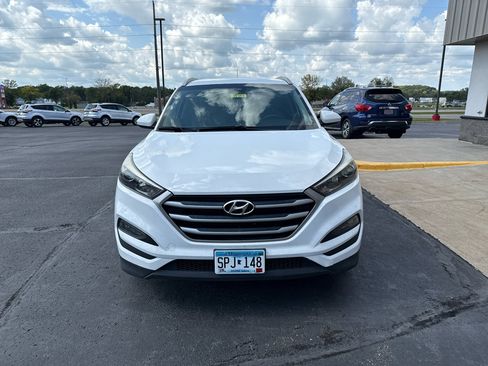 Used 2017 Hyundai Tucson SE image 2