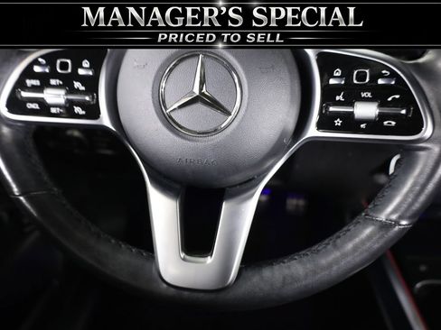 Used 2022 Mercedes-Benz GLB 250 4MATIC image 39