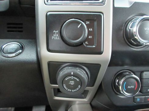Used 2019 Ford F150 Lariat w/ Trailer Tow Package AWD/4WD image 32