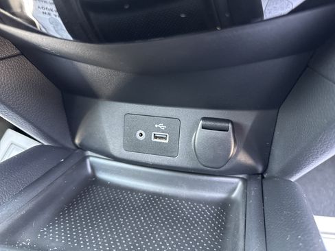 Used 2018 Nissan Rogue SV AWD/4WD image 20