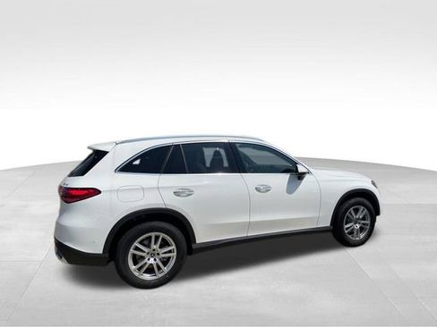 Used 2025 Mercedes-Benz GLC 300 4MATIC image 8