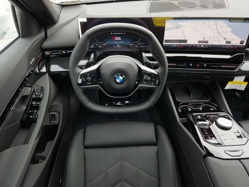 New 2026 BMW 530i image 19