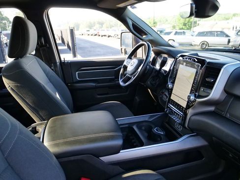 Used 2023 RAM 2500 Big Horn w/ Level 1 Equipment Group AWD/4WD image 39