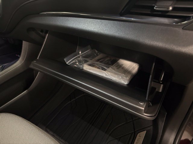 Used 2022 Chevrolet Traverse LT AWD/4WD image 40