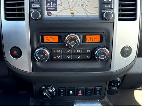 Used 2018 Nissan Frontier PRO-4X image 8
