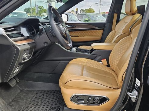 Used 2023 Jeep Grand Cherokee Summit w/ Adv Protech Group IV image 5