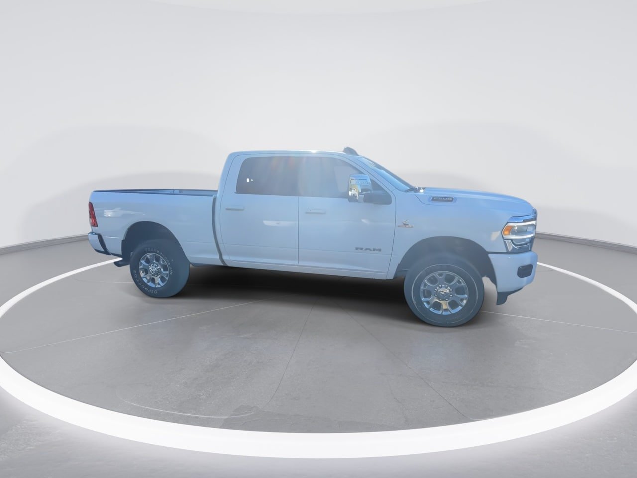 Used 2024 RAM 2500 Laramie w/ Safety Group AWD/4WD image 9