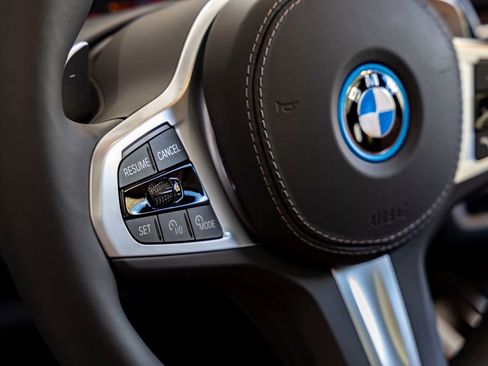 New 2026 BMW X5 xDrive50e image 17