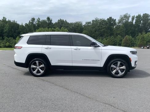 Used 2022 Jeep Grand Cherokee L Limited RWD image 8