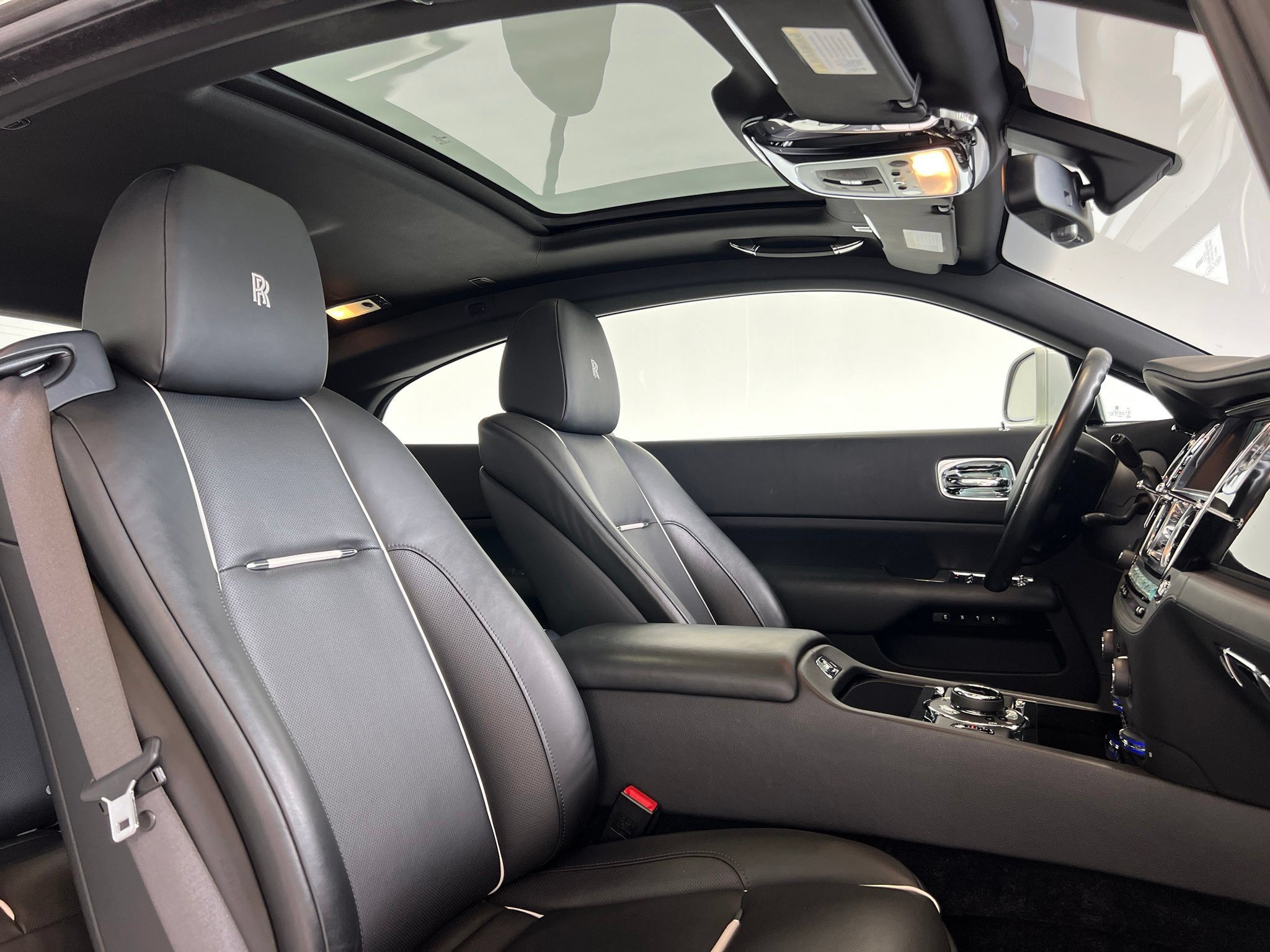 Used 2015 Rolls-Royce Wraith RWD image 20