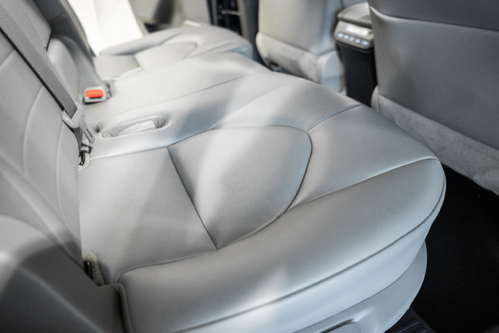 Used 2020 Toyota Highlander XLE AWD/4WD image 24